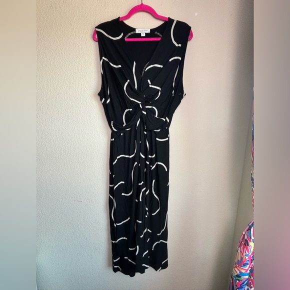 Amour Vert Black and White Wave Pattern “Olive” Viscose Knot Front Midi Dress 2X - Picture 8 of 11